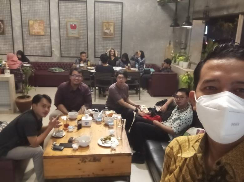 Dosen Muda Universitas Muhammadiyah Purwokerto Mengadakan Buka Bersama di Tiara Kitchen Purwokerto